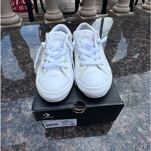converse CTAS STREET SLIP junior 
- size 2 US 
- ALL WHITE